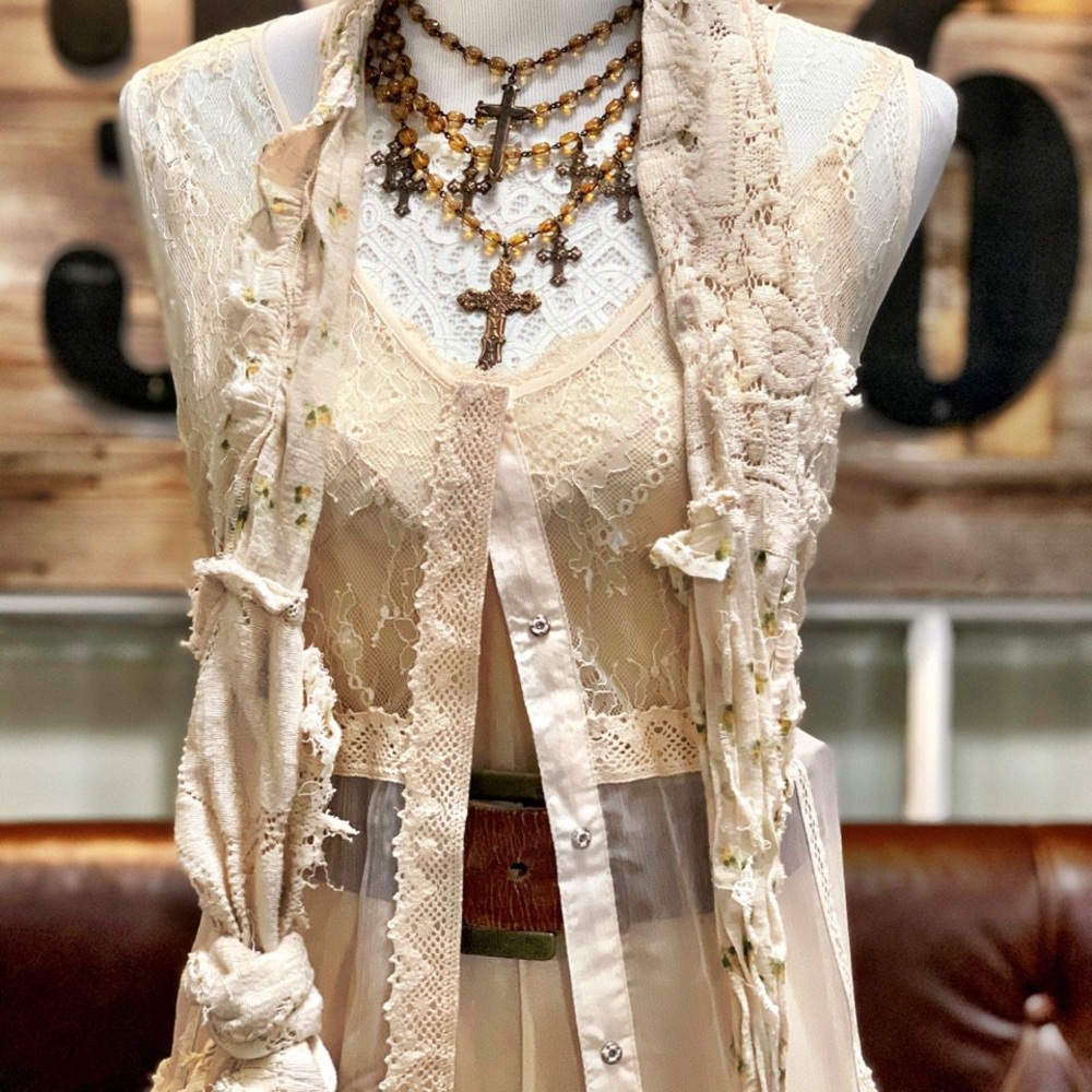 LAST ONE ~ Vintage Romance Duster